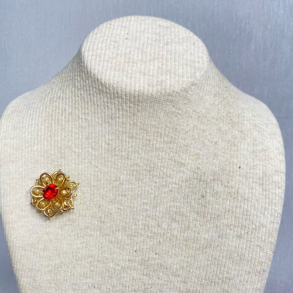 Vintage Snowflake Brooch Pendant Gold Tone Open Pearly Beads Central Red Stone - Picture 3 of 10